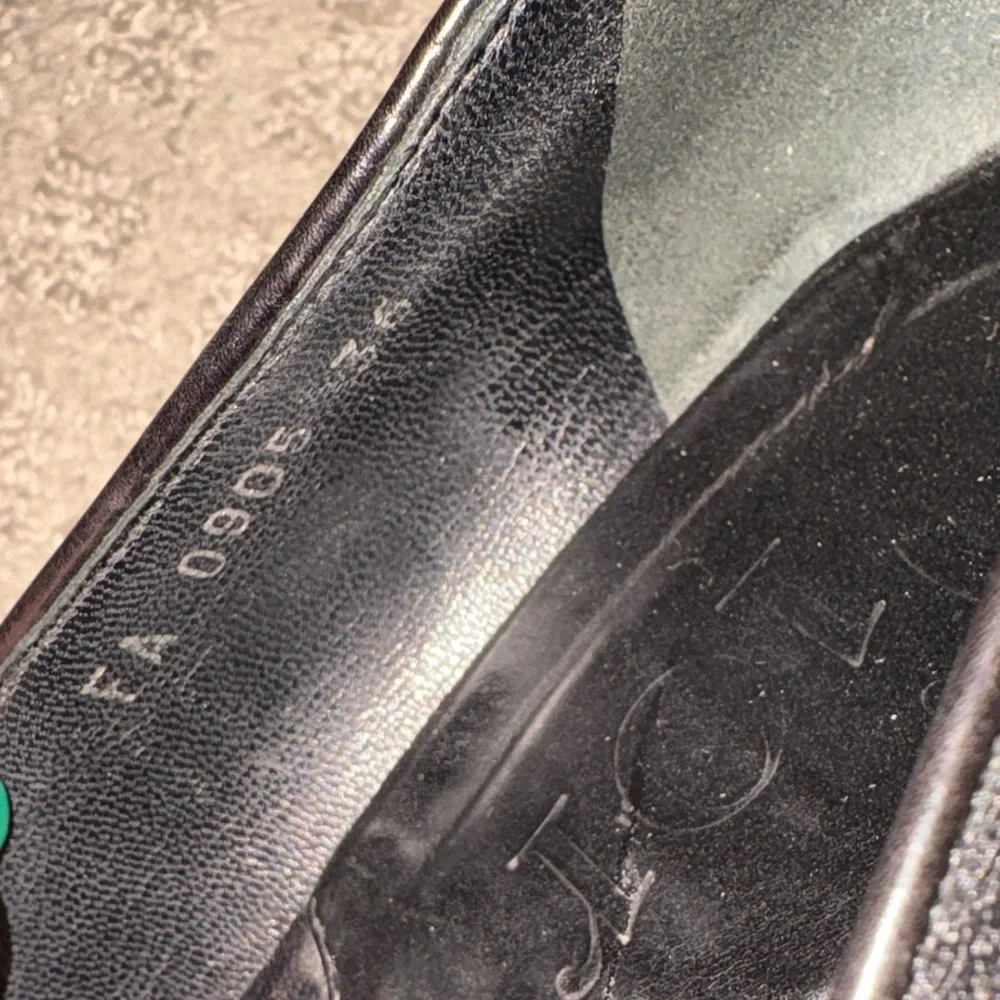 Dior Black Pointed-Toe Pumps with Logo Plaque - Picture 5 of 6